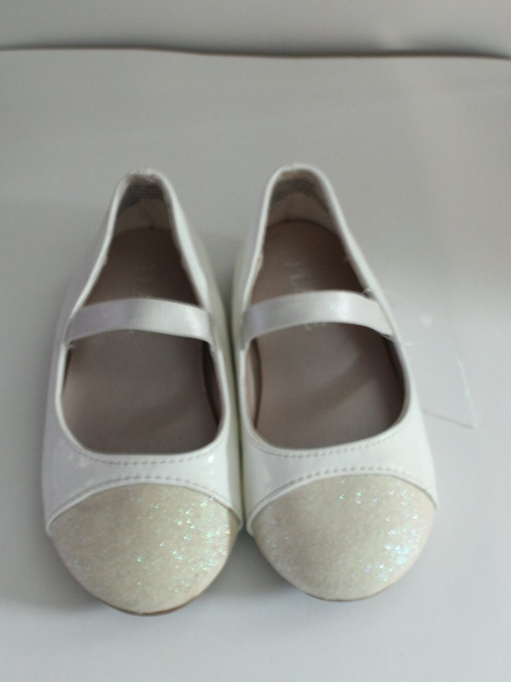 Size 7 The Children's Place White Glossy Dress Shoe Toddler
